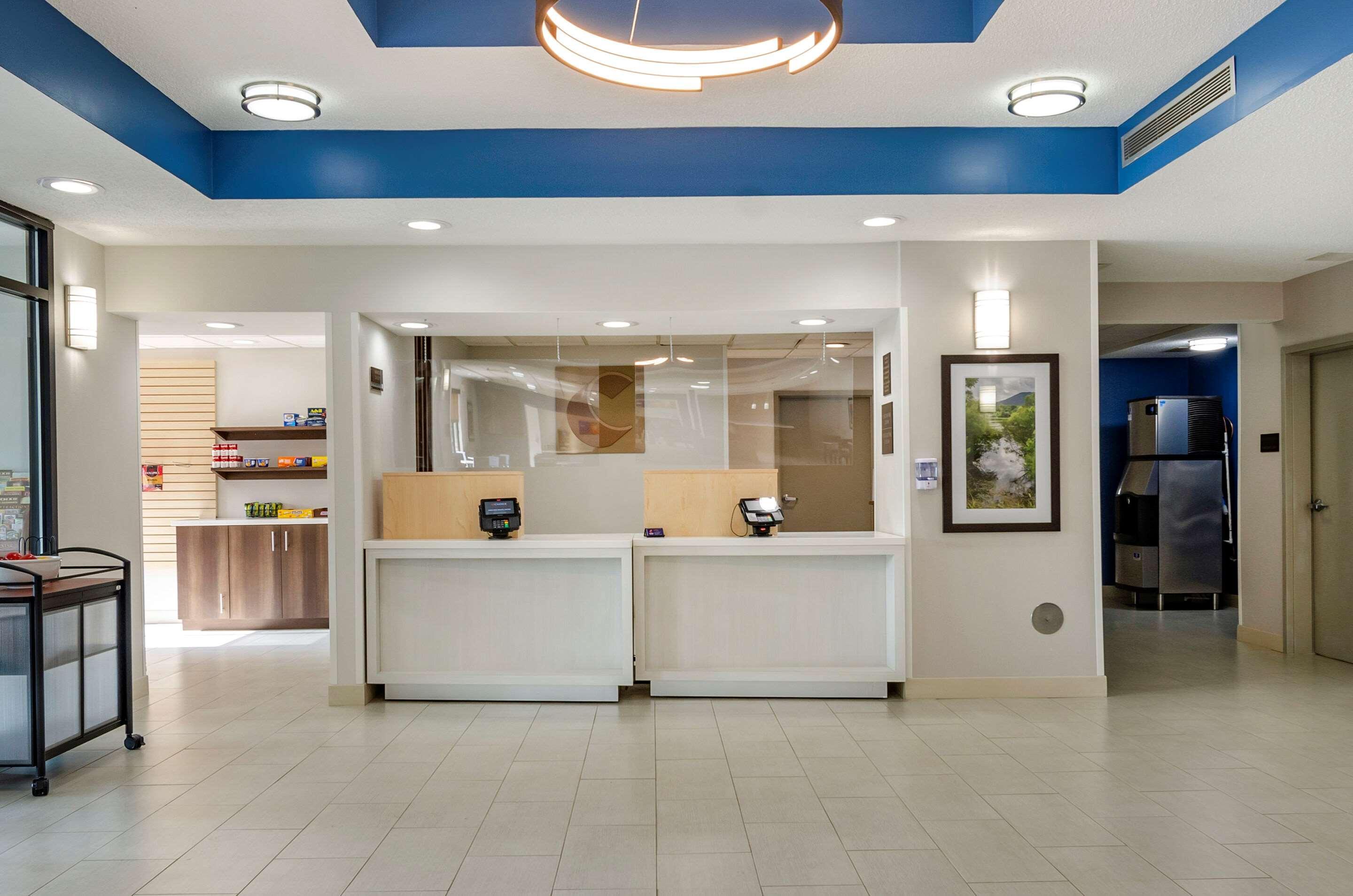 Comfort Inn & Suites Troutville - Roanoke North - Daleville Esterno foto