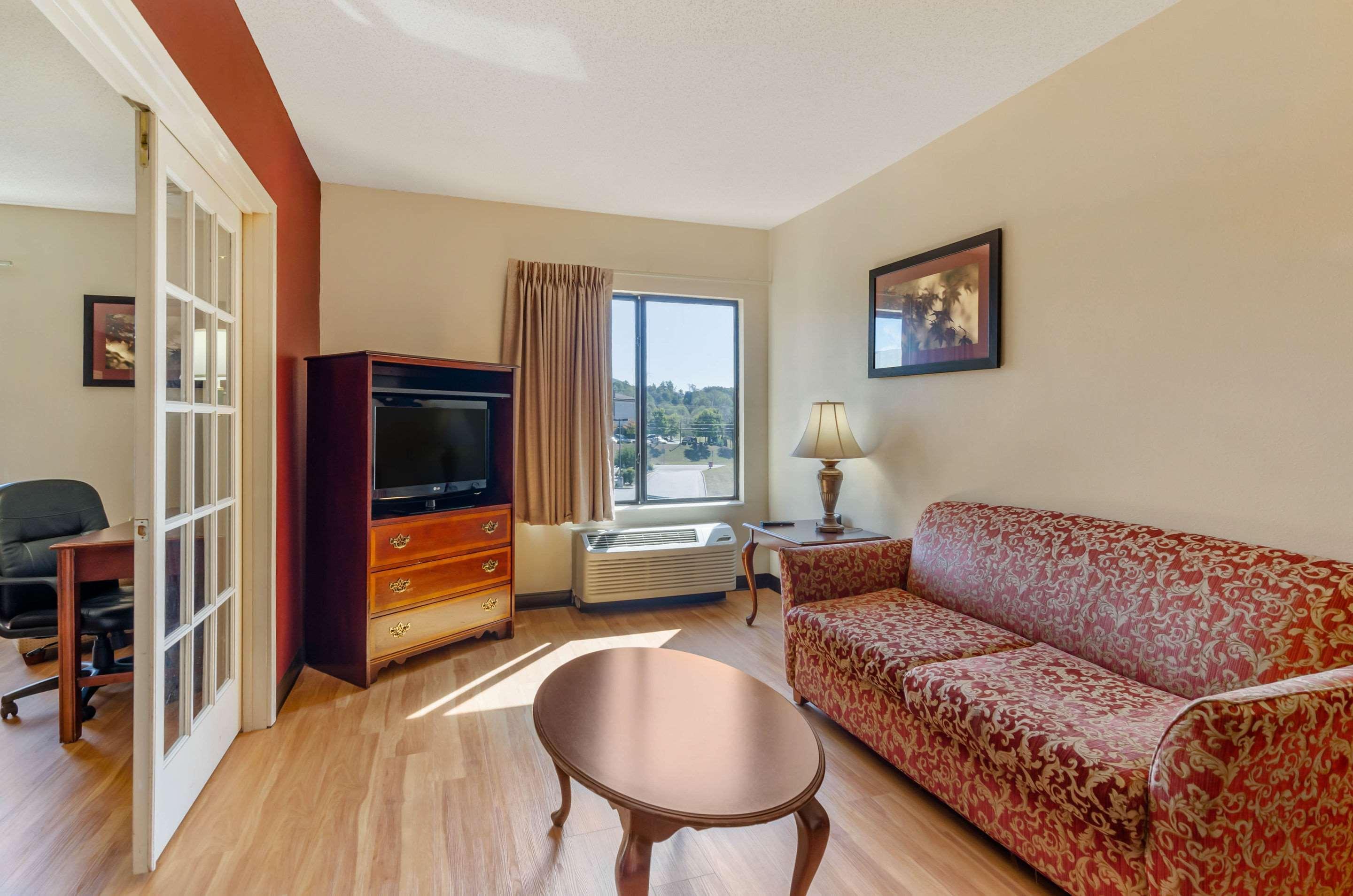 Comfort Inn & Suites Troutville - Roanoke North - Daleville Esterno foto